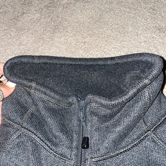 grey north face - Picture 3 of 7